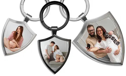 Personalized Family Shield Keychain – Unique Gift for Expecting Parents