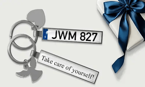 Personalizowany breloczek do kluczy z tablicą rejestracyjną dla najlepszych przyjaciół