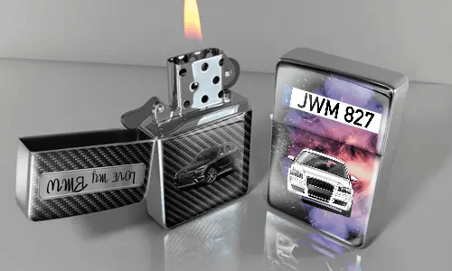 Zwei Metallfeuerzeuge mit Automotiven: silber mit Flamme und kyrillischem Text, kosmisches Design mit buntem Hintergrund