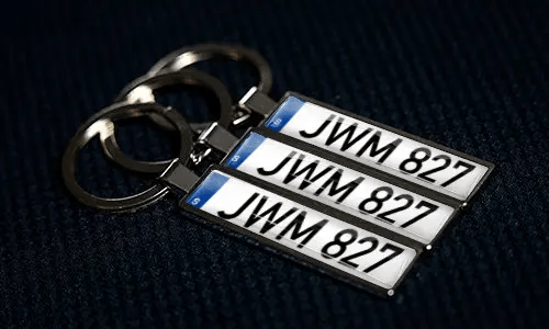 Porte-clés personnalisés style plaque d’immatriculation avec numéros personnalisés