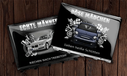 schlüsselbrett design in zwei Varianten auf dem Holz designer schlüsselbrett