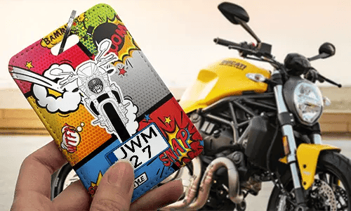 Innenspiegel anhänger mit Motorradsilhoette in der Hand coole autoanhänger innenspiegel