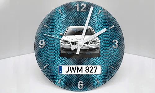 wanduhr mit foto auf dem Tisch wanduhr foto