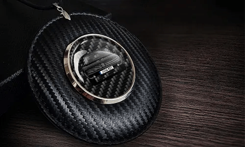 autospiegelanhänger mit foto auf dem Tisch Rückspiegelanhänger